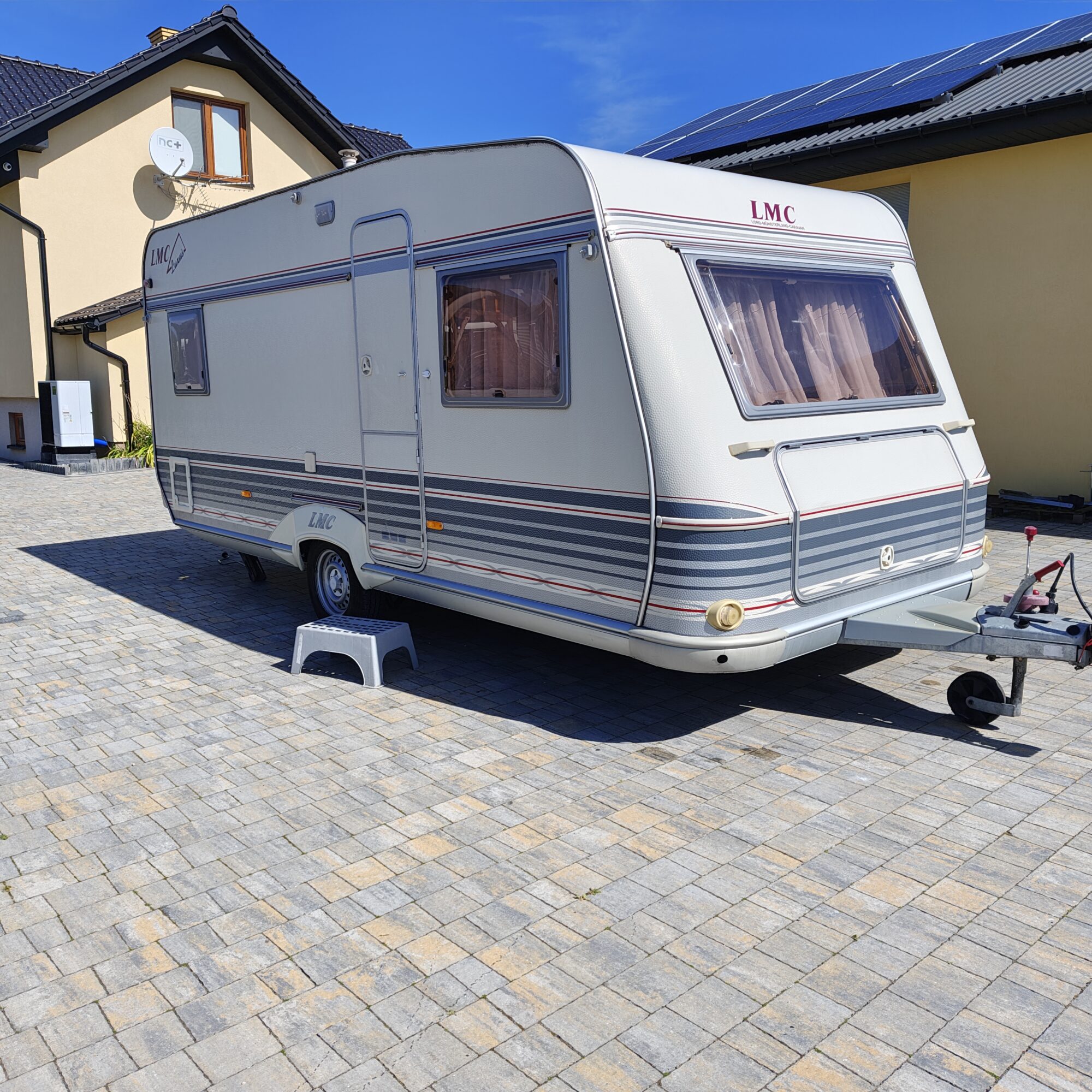 LMC 490 Namiot, prysznic 1300 kg